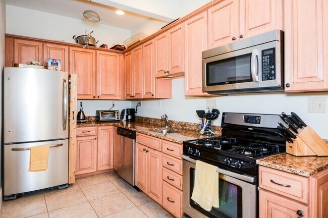 Building Photo - 135 Paul Gore St