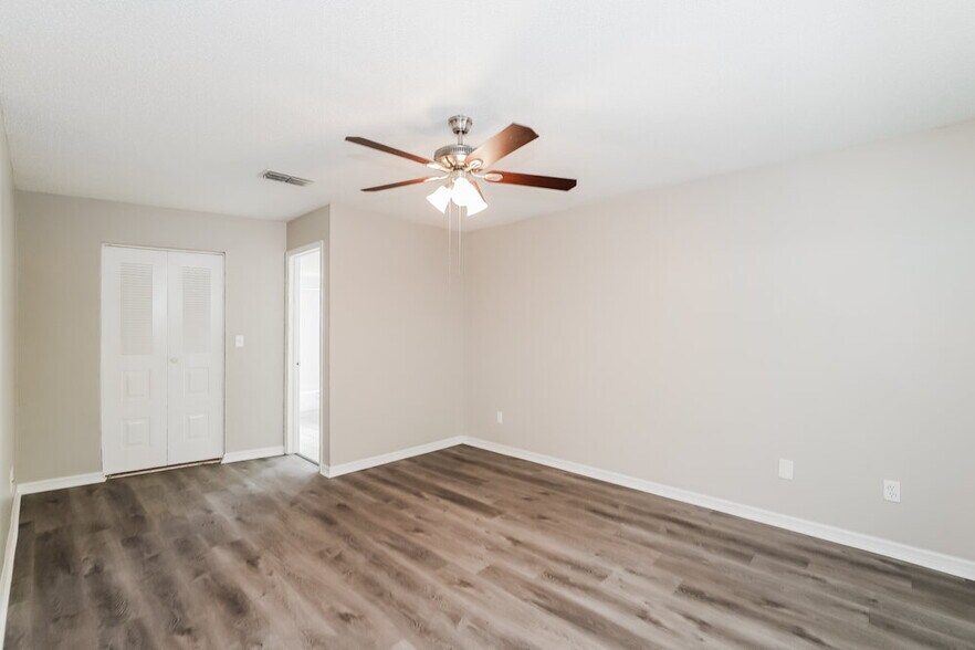 Building Photo - 1352 Foxboro Dr