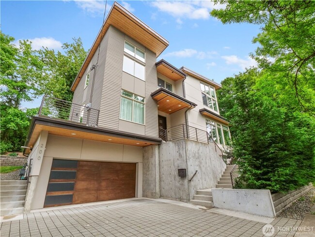 Building Photo - 4bd/3.75ba Seattle House