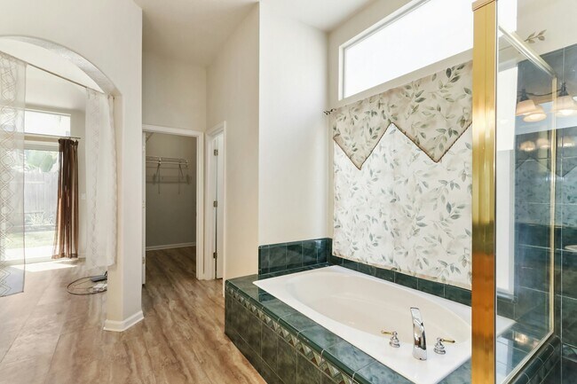 Building Photo - 2932 Prado Ln