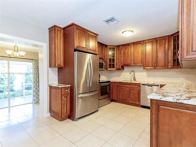 Building Photo - 333 Linwood Dr