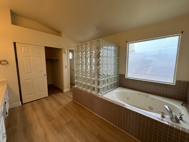 Building Photo - 2426 Carpinteria Dr