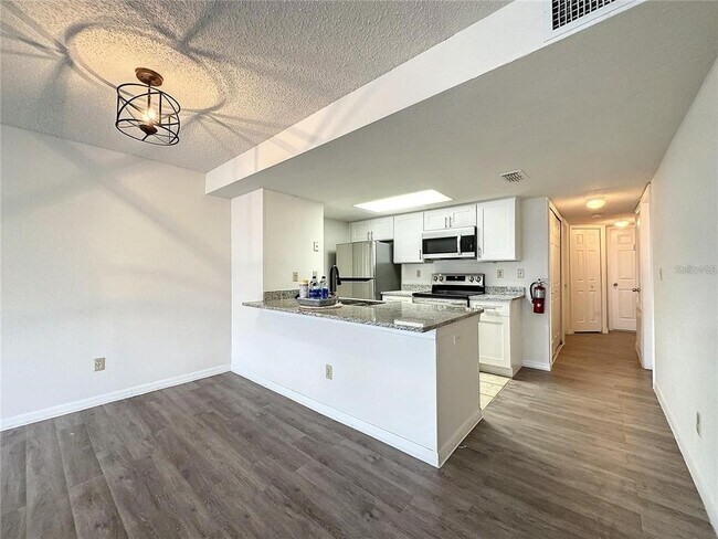Building Photo - 2717 N Poinciana Blvd