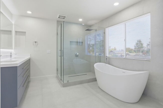Building Photo - Beautiful 4-Bedroom 3-Bathroom Sunnyvale Home