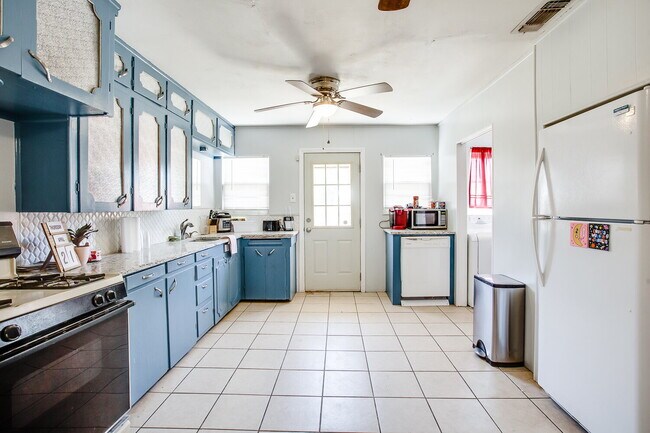 Building Photo - All Appliances Included!!