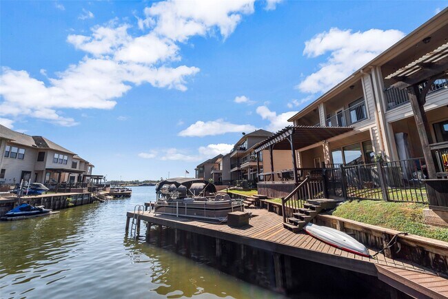 Building Photo - 356 Old Aqua Landing W