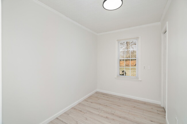 Building Photo - 331 Sarvis Dr