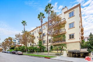 Building Photo - 132 S Maple Dr