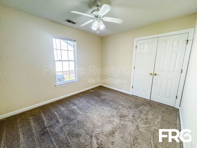 Building Photo - 5160 Deveron St