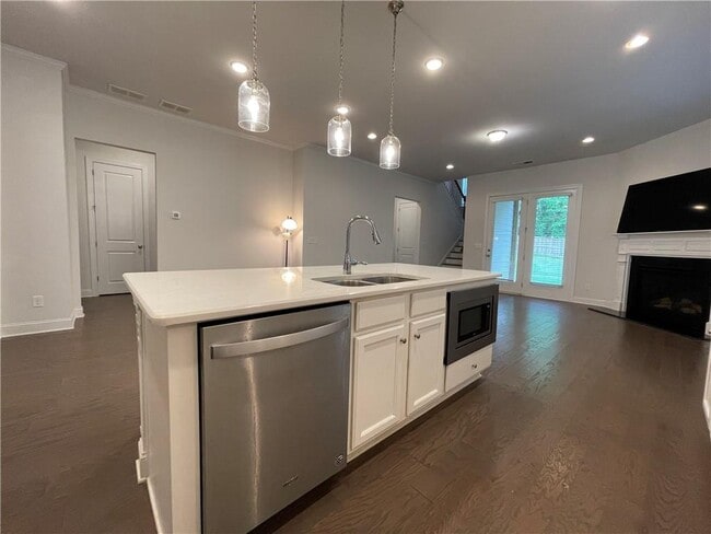 Building Photo - 673 Avondale Creek Dr.
