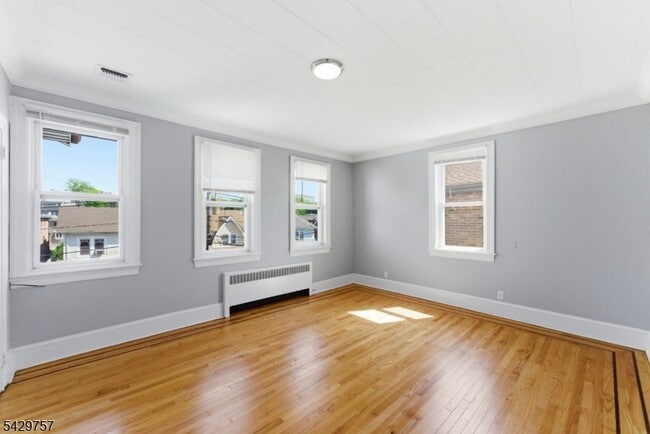 Building Photo - 773 Kingsland Ave
