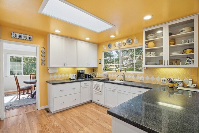 Building Photo - 241 Soledad Dr