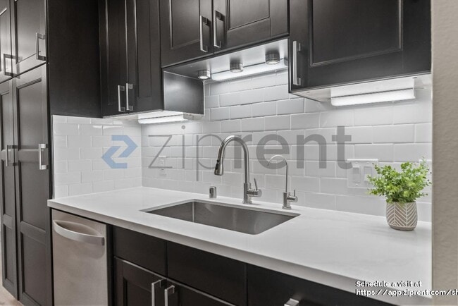 Building Photo - 291 Tradewinds Dr