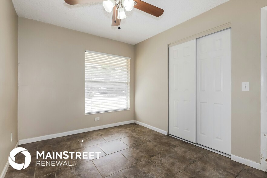 Building Photo - 1065 Kit Ct