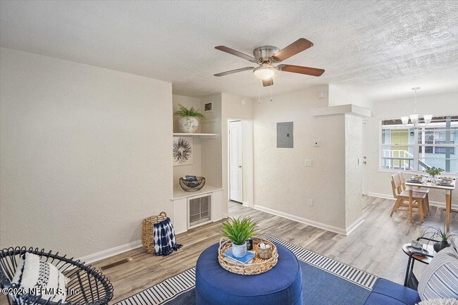 Building Photo - 95 Lewis St