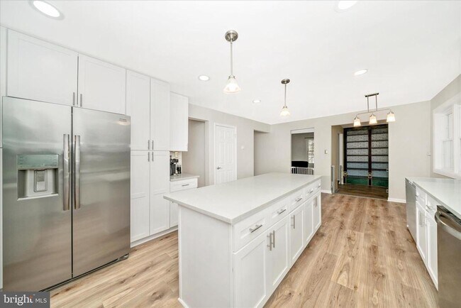 Building Photo - 3105 Glissade Ct