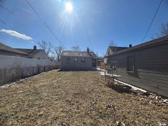 Building Photo - 26138 Yale St