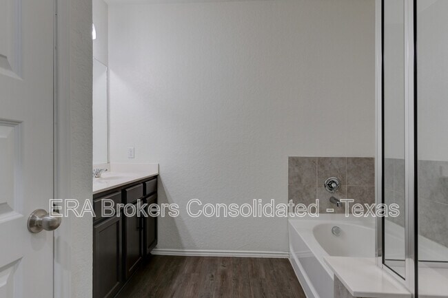 Building Photo - 5407 Shasta Pl