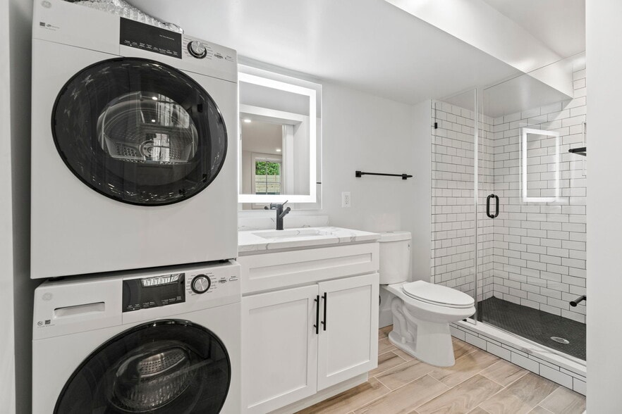 Washer and Dryer - 2753 Macomb St NW