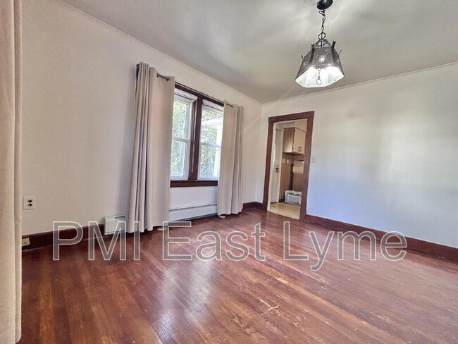 Building Photo - 261 Boswell Ave