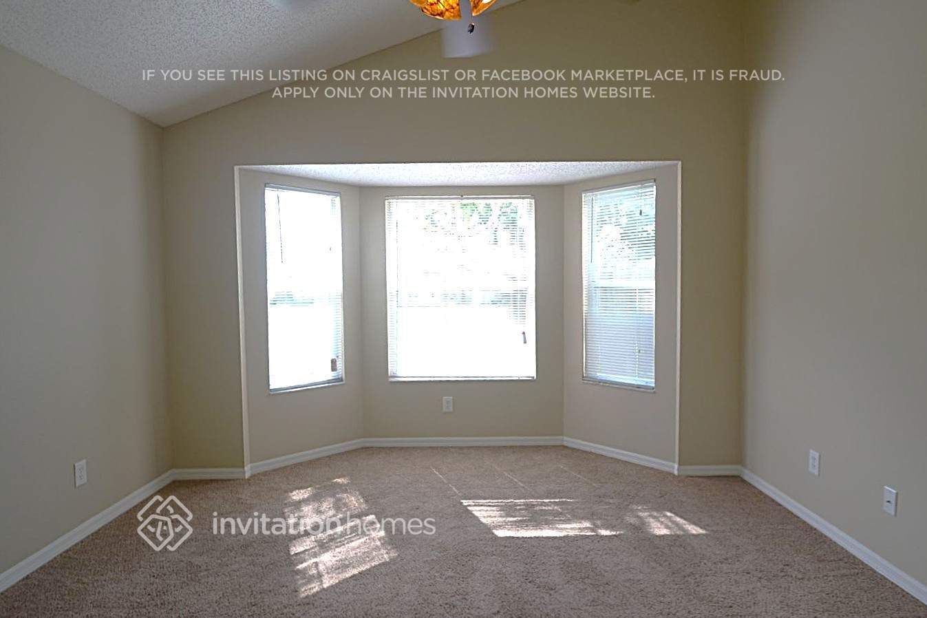 Building Photo - 5902 Azure Dr