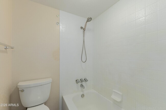 Building Photo - 7141 N 16th St
