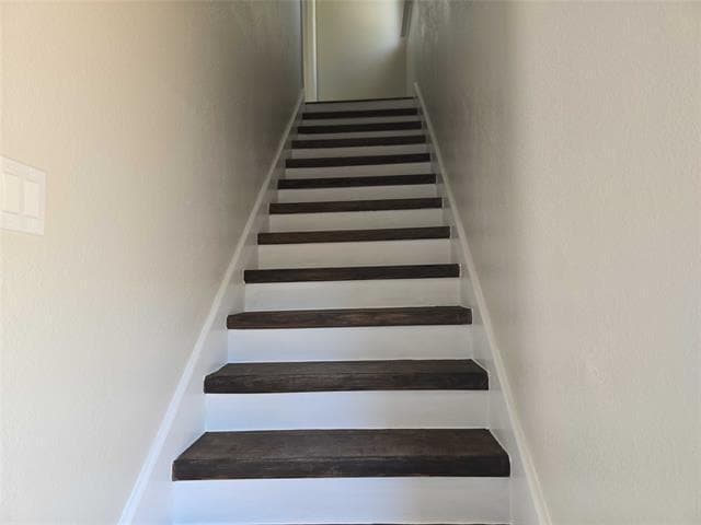 Building Photo - 1501 Cedar Elm Dr