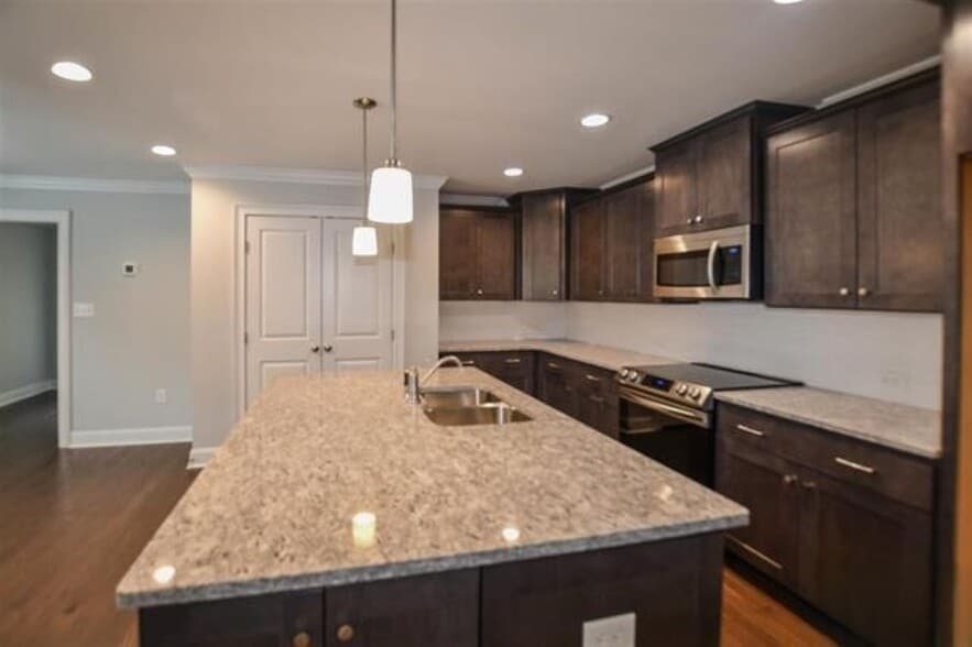 Building Photo - 113 Gary Allen Blvd