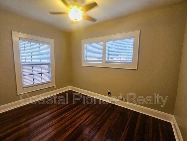 Building Photo - 209 S Westland Ave