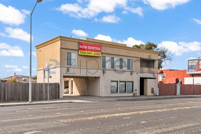 Building Photo - 535 Marina Bay Pkwy