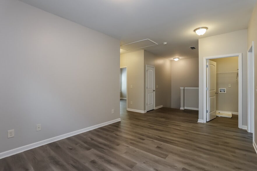 Building Photo - 216 Preserve Dr