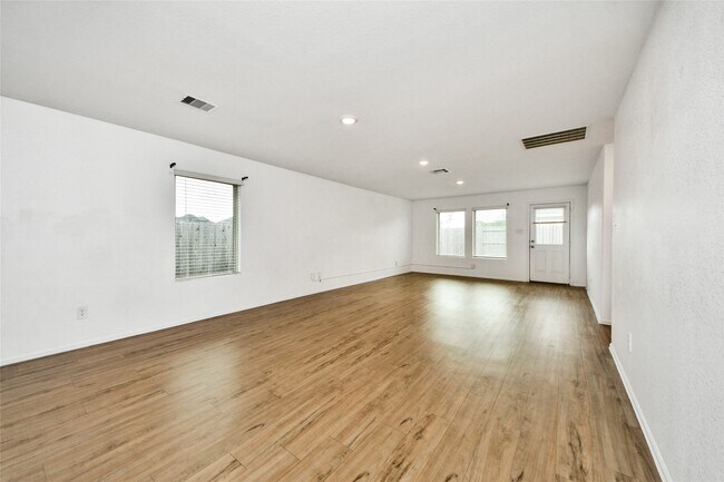 Building Photo - 18915 Sorento Bay Ln