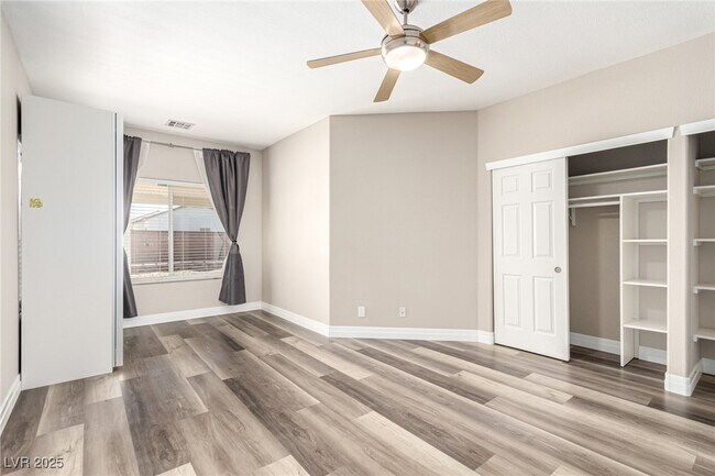 Building Photo - 5856 Golden Wing St