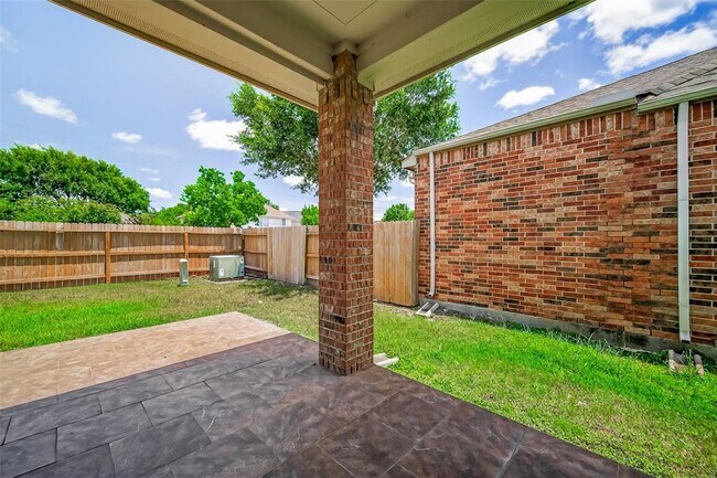 Building Photo - 4435 Calvet Forest Dr