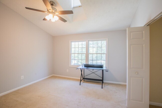 Building Photo - Lovely 2 BR/2 BA Condo in Germantown!