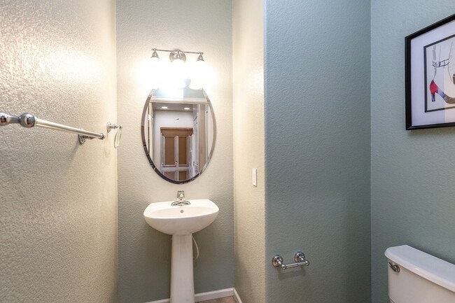 Building Photo - Townhouse in Desirable Stetson Hills Area in Colorado Springs