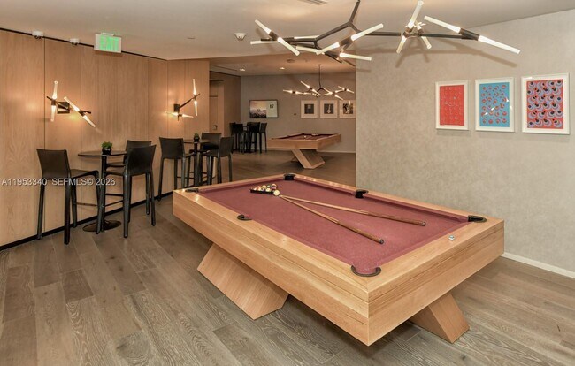 Building Photo - 480 NE 31st St