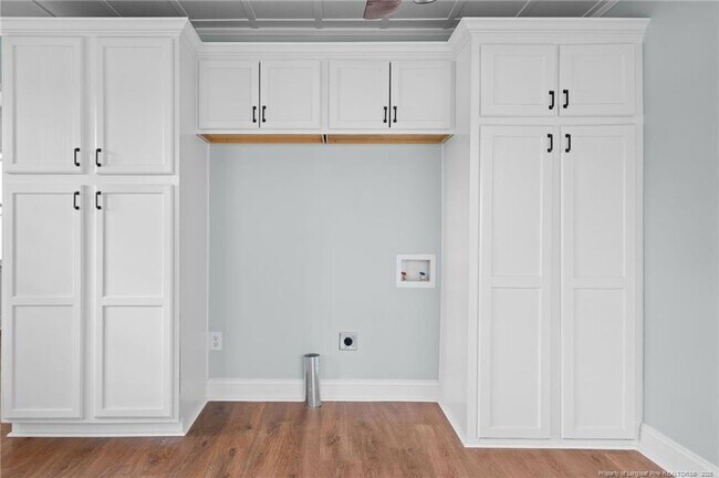 Building Photo - 4452 Oakmont Cir