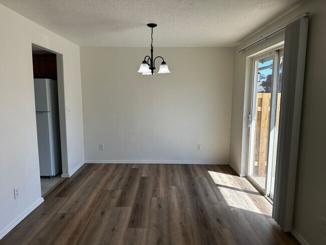 Building Photo - Recently Renovated Two Bedroom Two Bath Duplex