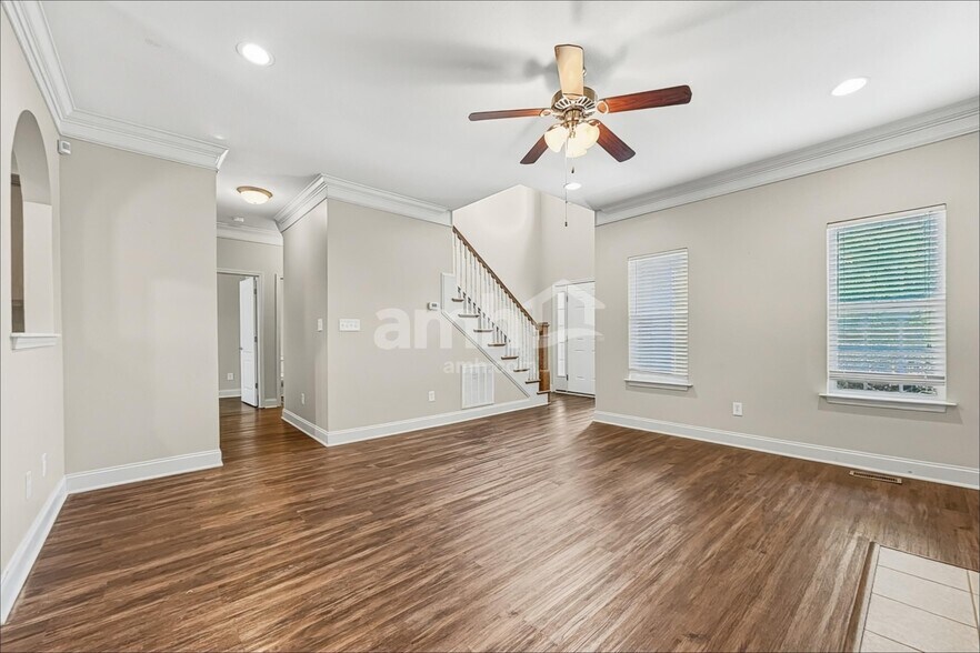 Building Photo - 6827 Harvest Grove Ln