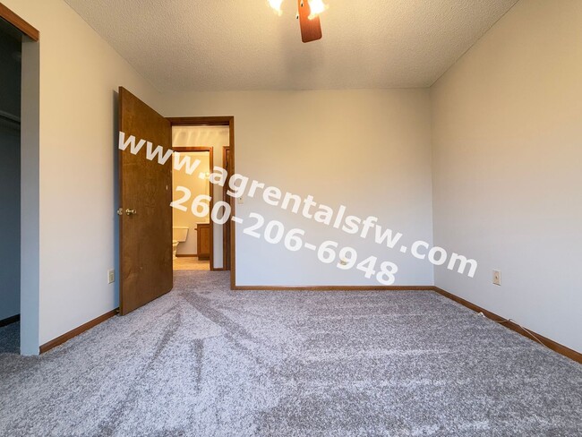 Building Photo - 3 Bedroom House -  $300 off the first mont...