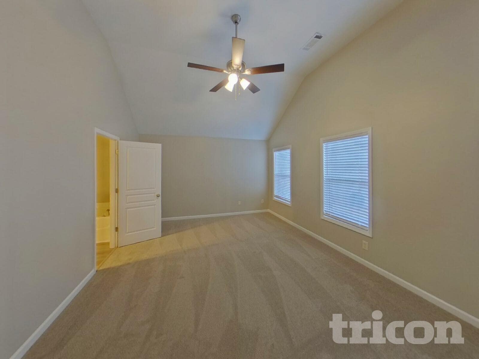 Building Photo - 2215 Oakland Downs Way