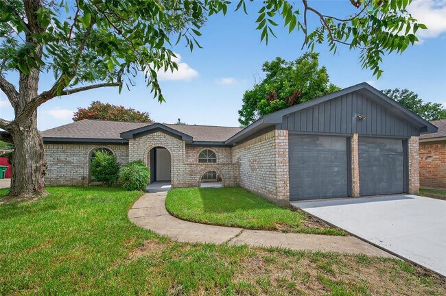 Building Photo - 7635 Dawnridge Dr