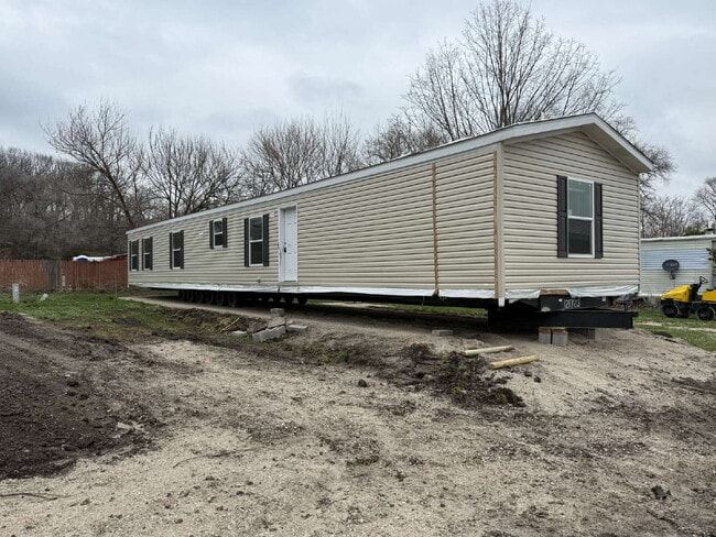 Building Photo - Rare 4-Bedroom Home – Perfect for Larger Families!