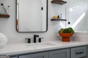 Building Photo - 2328 Mason Dr