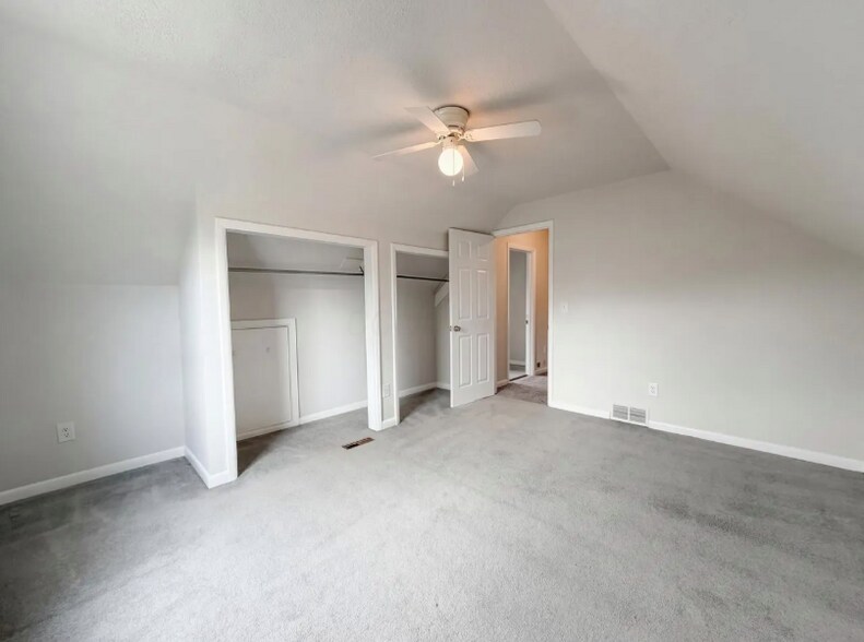 Building Photo - 413 Sherwood Dr W