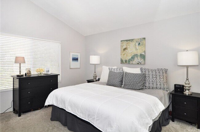 Building Photo - 1270 Cabrillo Park Dr