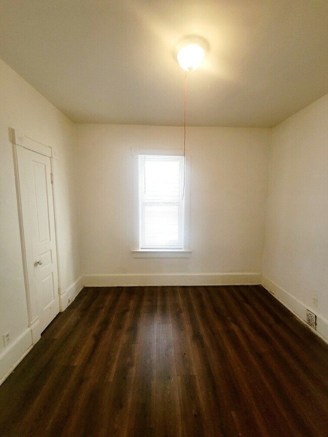 Building Photo - 1-Bedroom 1 Bath – 1710-1712 West Mineral Street