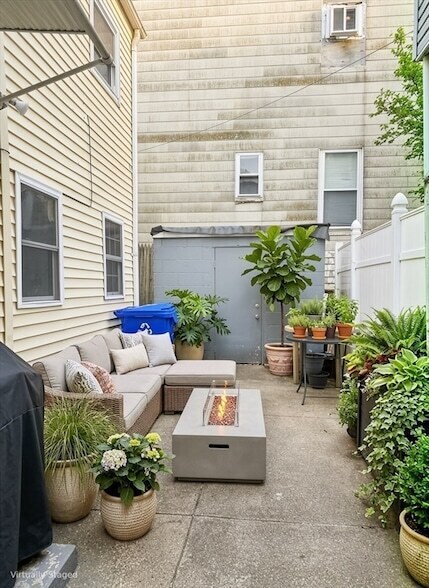 Building Photo - 221 Trenton St