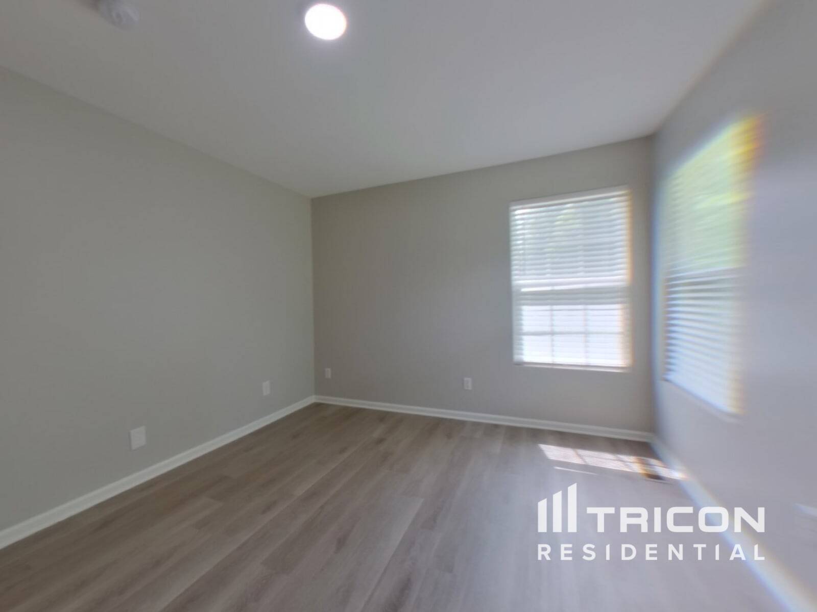 Building Photo - 211 Boxwood Ln